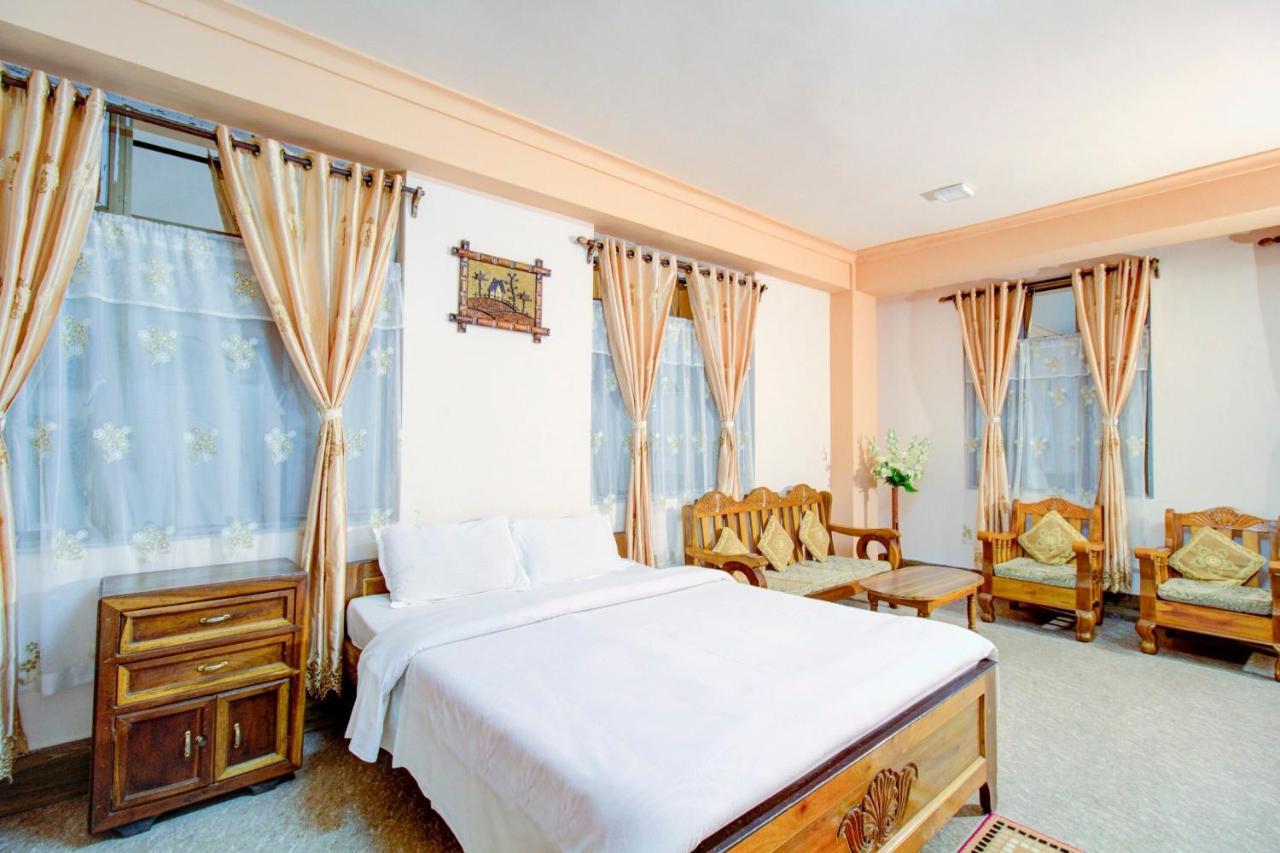 Capital O 79144 Coniferous Resort チェラプンジ エクステリア 写真