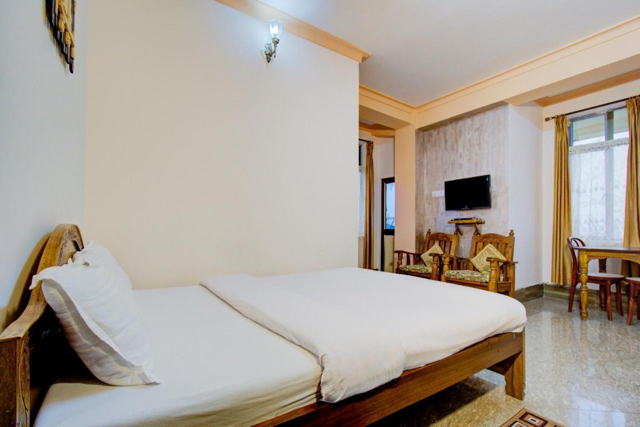 Capital O 79144 Coniferous Resort チェラプンジ エクステリア 写真