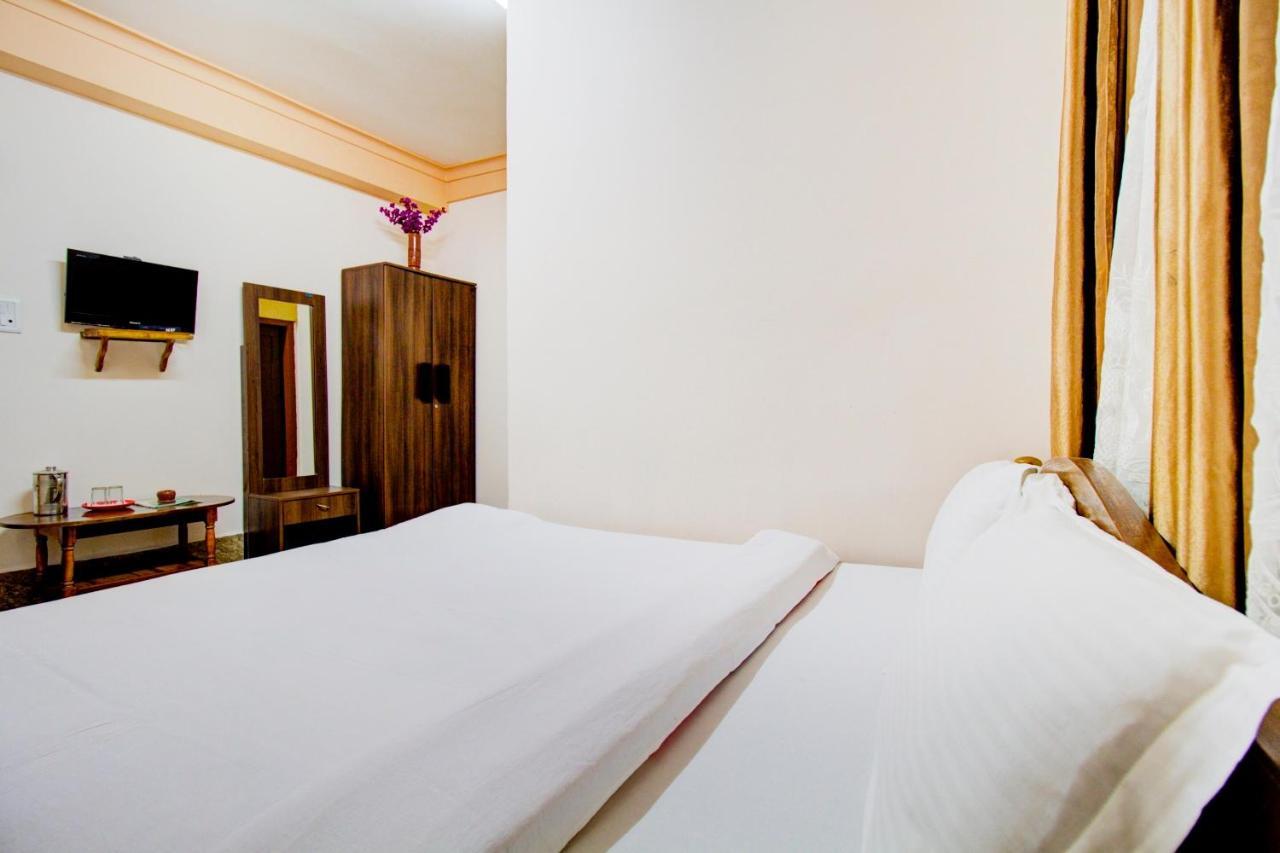 Capital O 79144 Coniferous Resort チェラプンジ エクステリア 写真