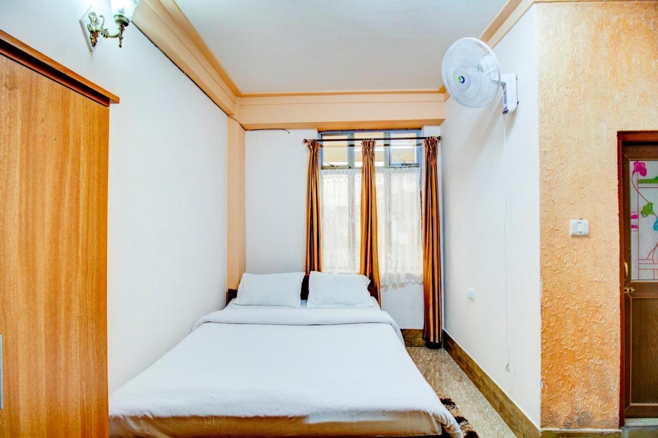 Capital O 79144 Coniferous Resort チェラプンジ エクステリア 写真