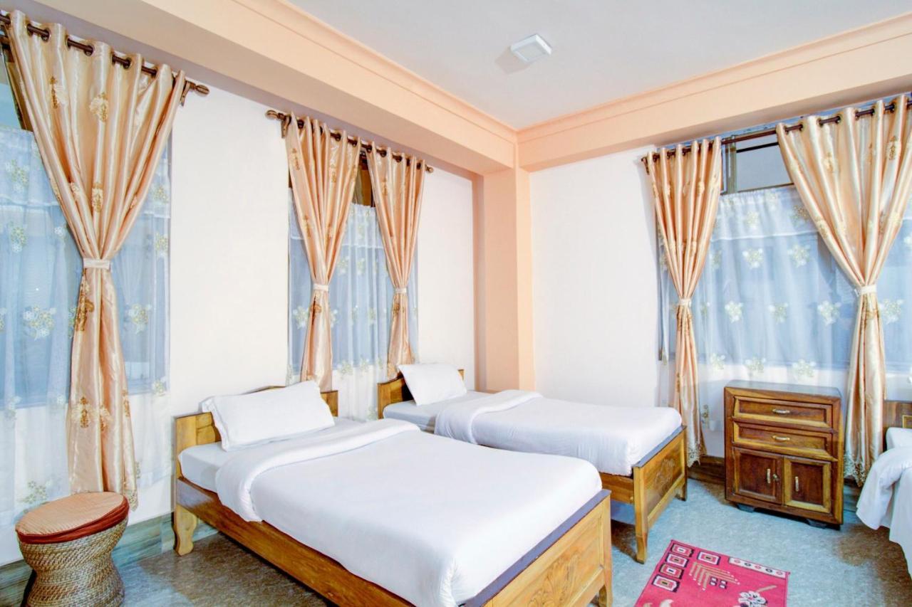 Capital O 79144 Coniferous Resort チェラプンジ エクステリア 写真